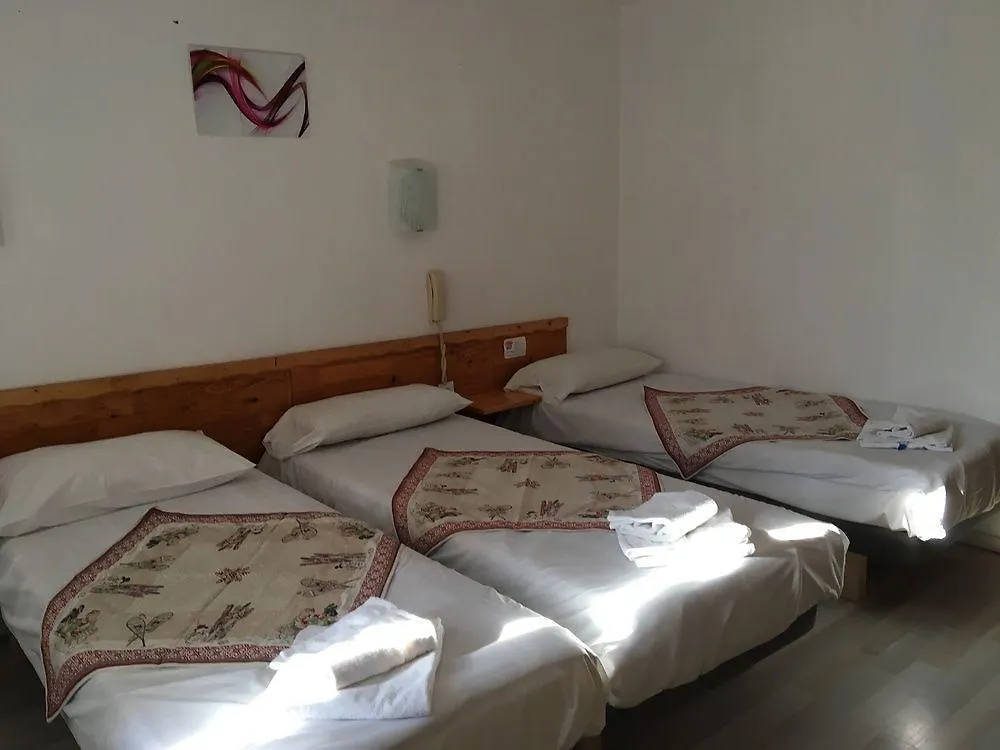 Hotel Le Carlina Les Deux Alpes 2*,  France